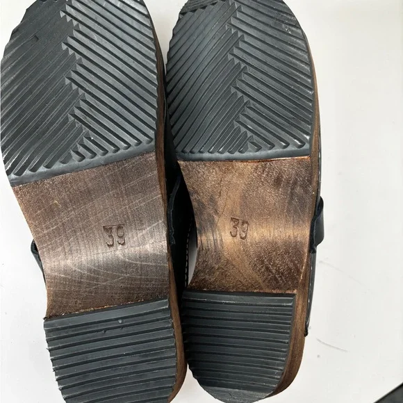 Lotta From Stockholm Black Leather Clogs with Brown Wooden Base - Picture 4 of 4